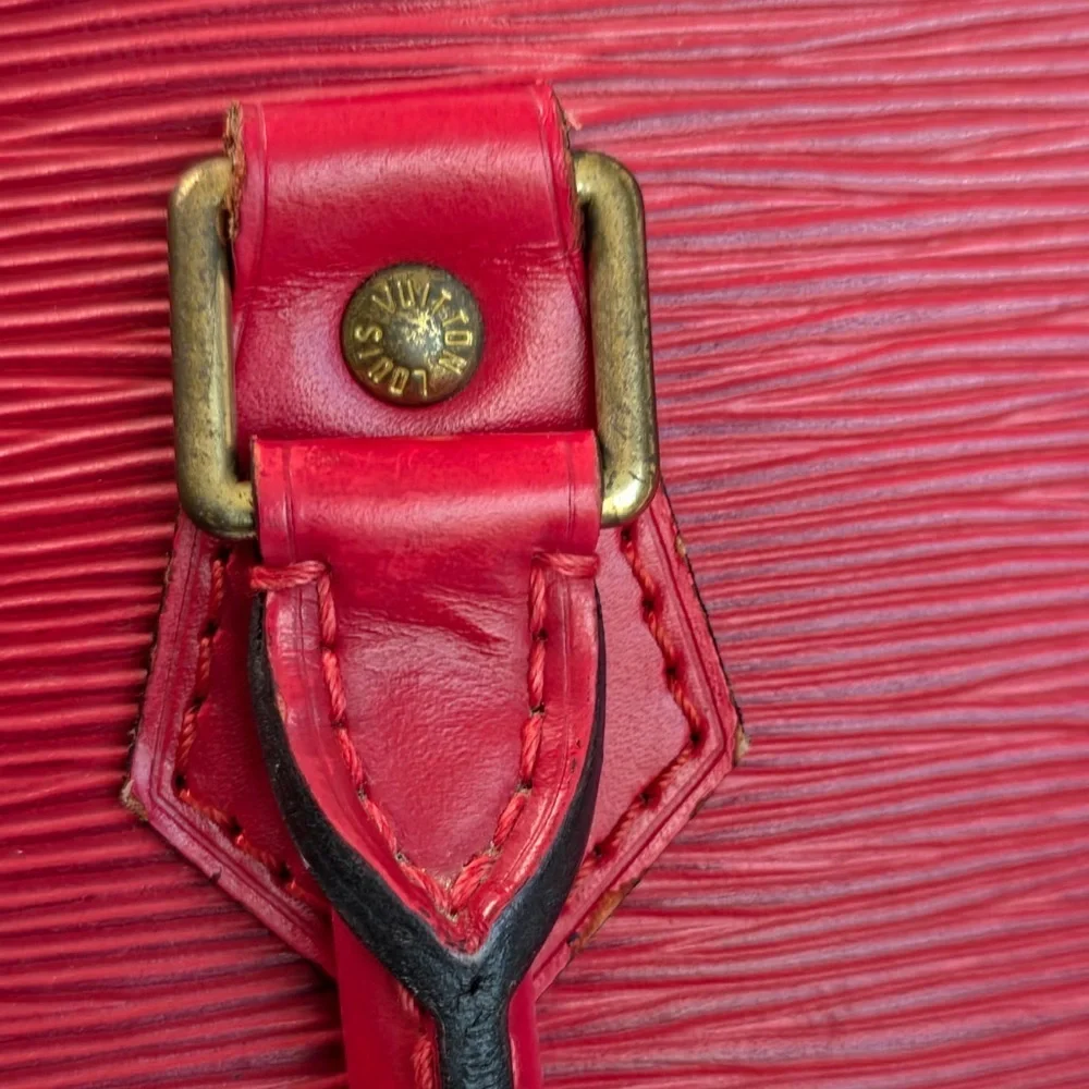 Louis Vuitton Speedy 30 in Épi Leather